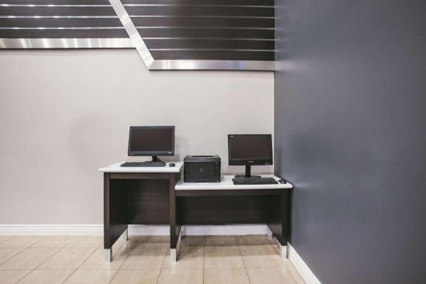 La Quinta Inn & Suites by Wyndham Dublin Pleasanton image 25